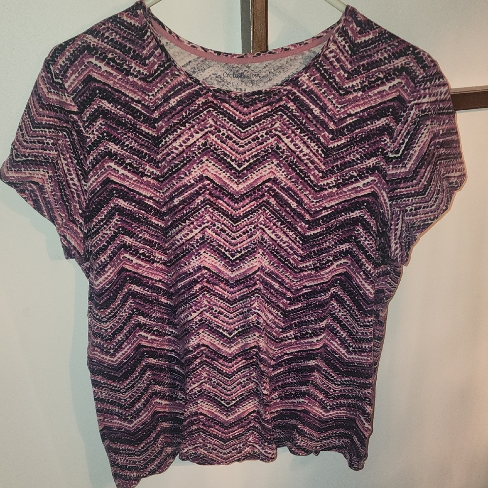 FIRM PRICE Croft & Barrow Pink and Black Chevron Short Classic Tee Sleeve Top